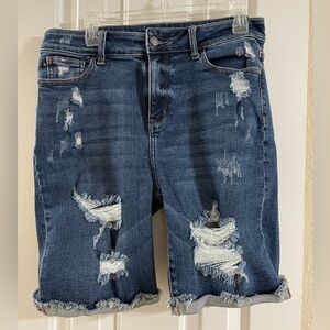 Judy Blue Bermuda denim shorts. XL great condition.